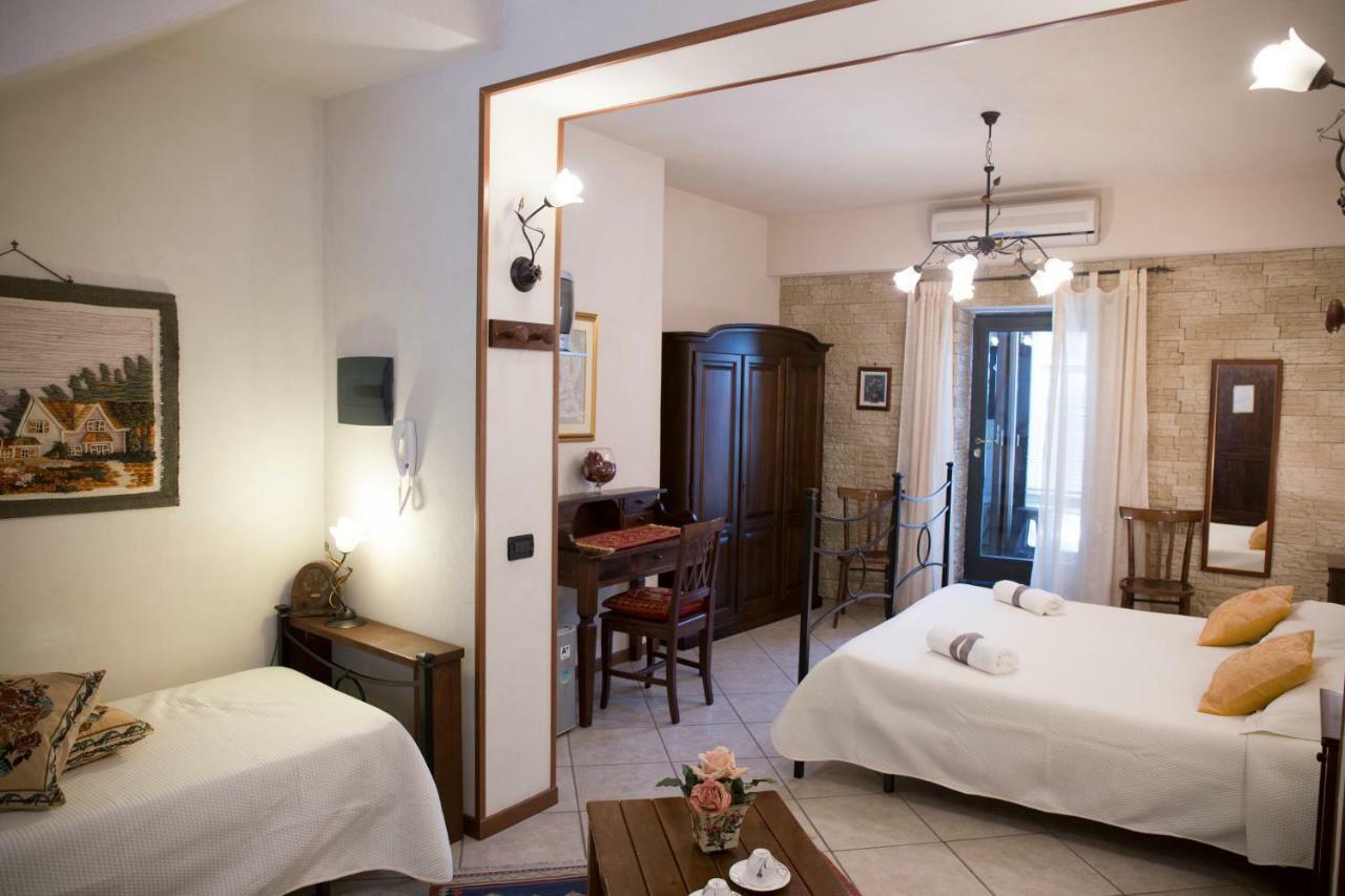 Bed and Breakfast Casa Al Centro Storico Nicolosi Exterior foto